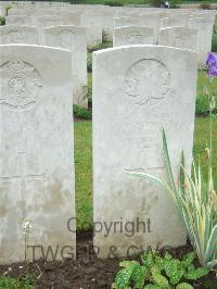 Etaples Military Cemetery - Hepworth, George William